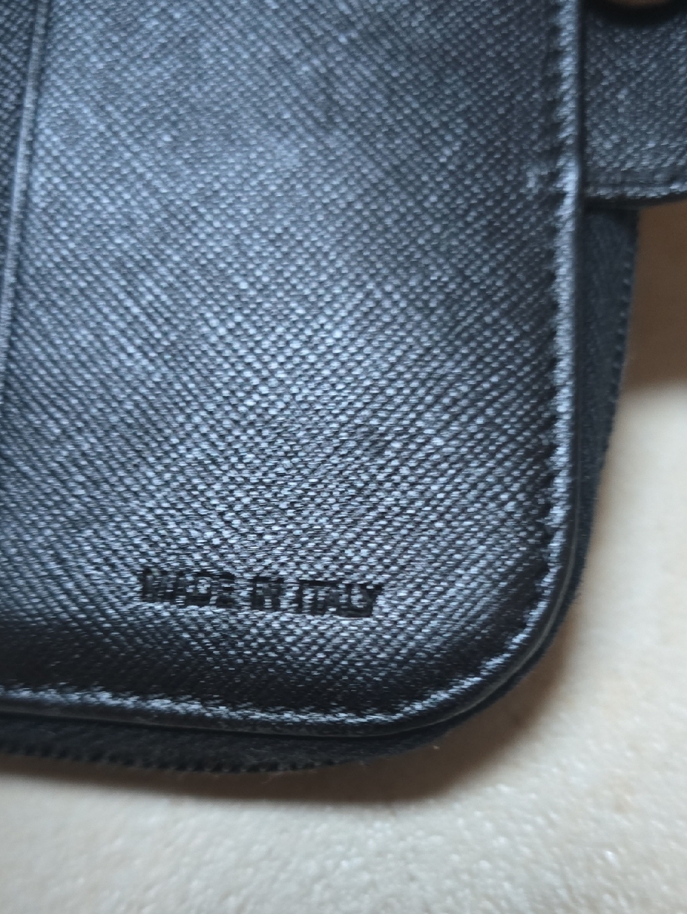 Prada Saffiano Black Leather Zip Around Wallet Unisex - Picture 9 of 12